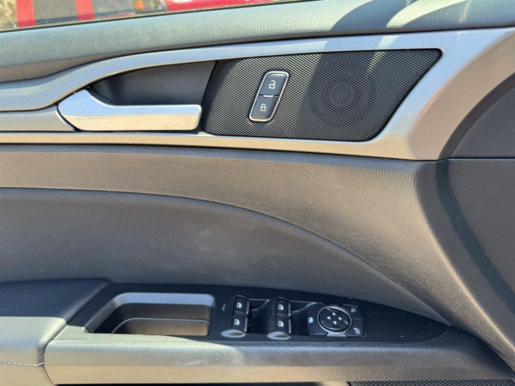 2017 Grey /Black Ford Fusion (3FA6P0HDXHR) with an 1.5l I-4 DI Dohc Ecoboost engine, Automatic transmission, located at 745 East Steele Rd., West Columbia, SC, 29170, (803) 755-9148, 33.927212, -81.148483 - Photo#17