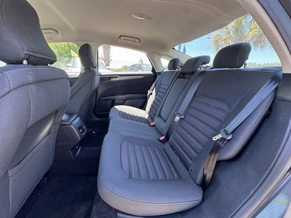 2017 Grey /Black Ford Fusion (3FA6P0HDXHR) with an 1.5l I-4 DI Dohc Ecoboost engine, Automatic transmission, located at 745 East Steele Rd., West Columbia, SC, 29170, (803) 755-9148, 33.927212, -81.148483 - Photo#21