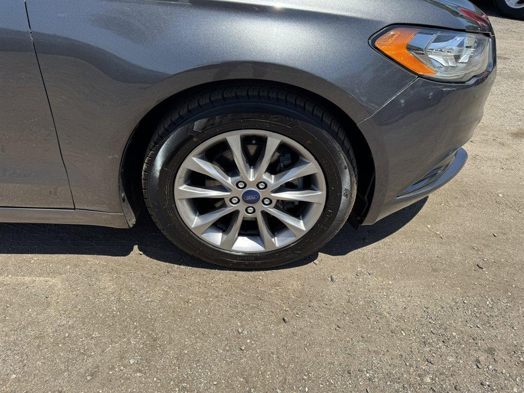 2017 Grey /Black Ford Fusion (3FA6P0HDXHR) with an 1.5l I-4 DI Dohc Ecoboost engine, Automatic transmission, located at 745 East Steele Rd., West Columbia, SC, 29170, (803) 755-9148, 33.927212, -81.148483 - Photo#28