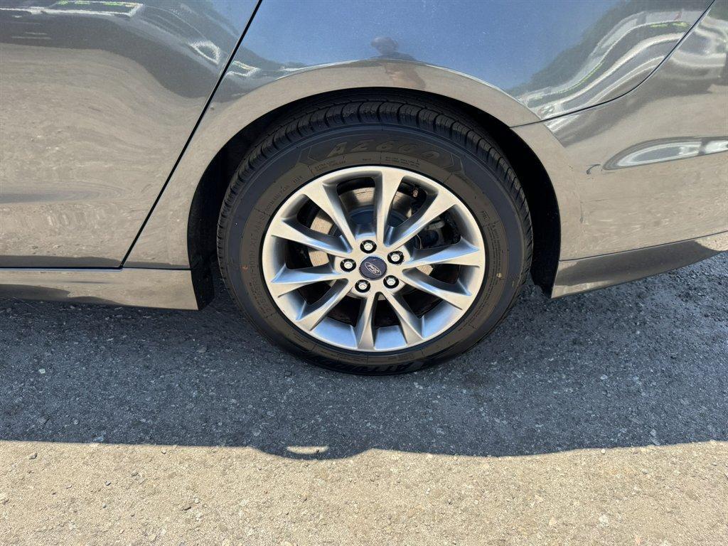 2017 Grey /Black Ford Fusion (3FA6P0HDXHR) with an 1.5l I-4 DI Dohc Ecoboost engine, Automatic transmission, located at 745 East Steele Rd., West Columbia, SC, 29170, (803) 755-9148, 33.927212, -81.148483 - Photo#30