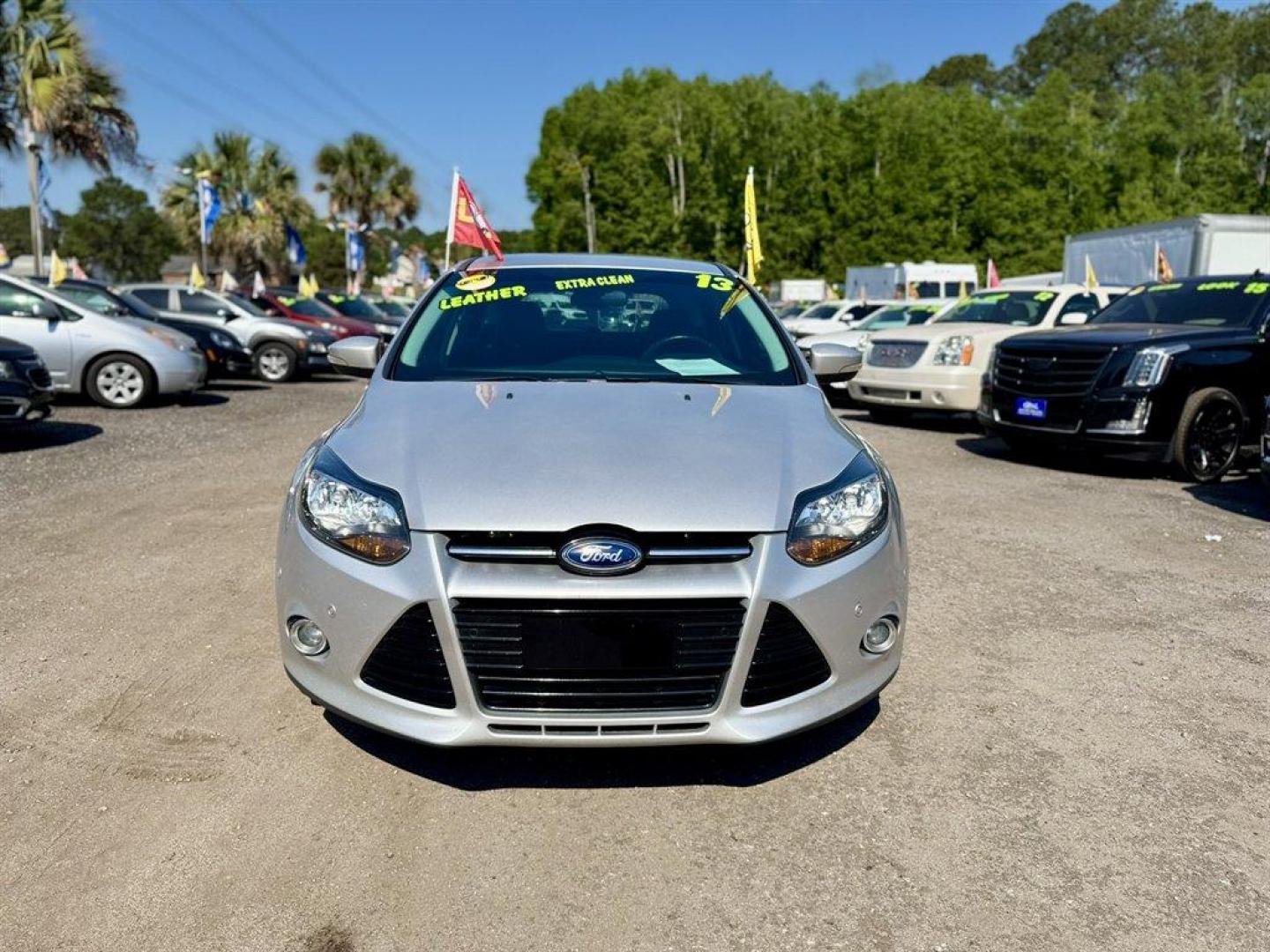 2013 Silver /Black Ford Focus (1FADP3N23DL) with an 2.0l I-4 DI TI-VCT 2.0l engine, Automatic transmission, located at 745 East Steele Rd., West Columbia, SC, 29170, (803) 755-9148, 33.927212, -81.148483 - Photo#1