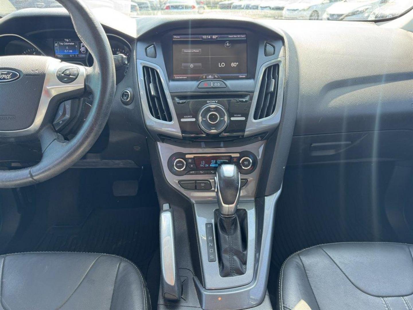2013 Silver /Black Ford Focus (1FADP3N23DL) with an 2.0l I-4 DI TI-VCT 2.0l engine, Automatic transmission, located at 745 East Steele Rd., West Columbia, SC, 29170, (803) 755-9148, 33.927212, -81.148483 - Photo#11