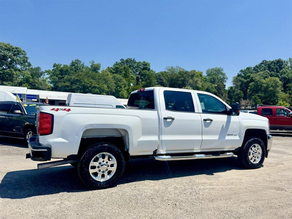 2018 White /Grey Chevrolet Silverado 2500 (1GC1KUEG6JF) with an 6.0l V8 SFI OHV VVT Flex engine, Automatic transmission, located at 745 East Steele Rd., West Columbia, SC, 29170, (803) 755-9148, 33.927212, -81.148483 - Photo#3