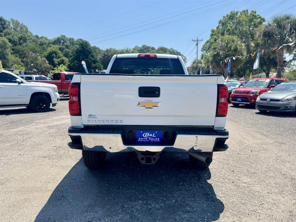 2018 White /Grey Chevrolet Silverado 2500 (1GC1KUEG6JF) with an 6.0l V8 SFI OHV VVT Flex engine, Automatic transmission, located at 745 East Steele Rd., West Columbia, SC, 29170, (803) 755-9148, 33.927212, -81.148483 - Photo#4