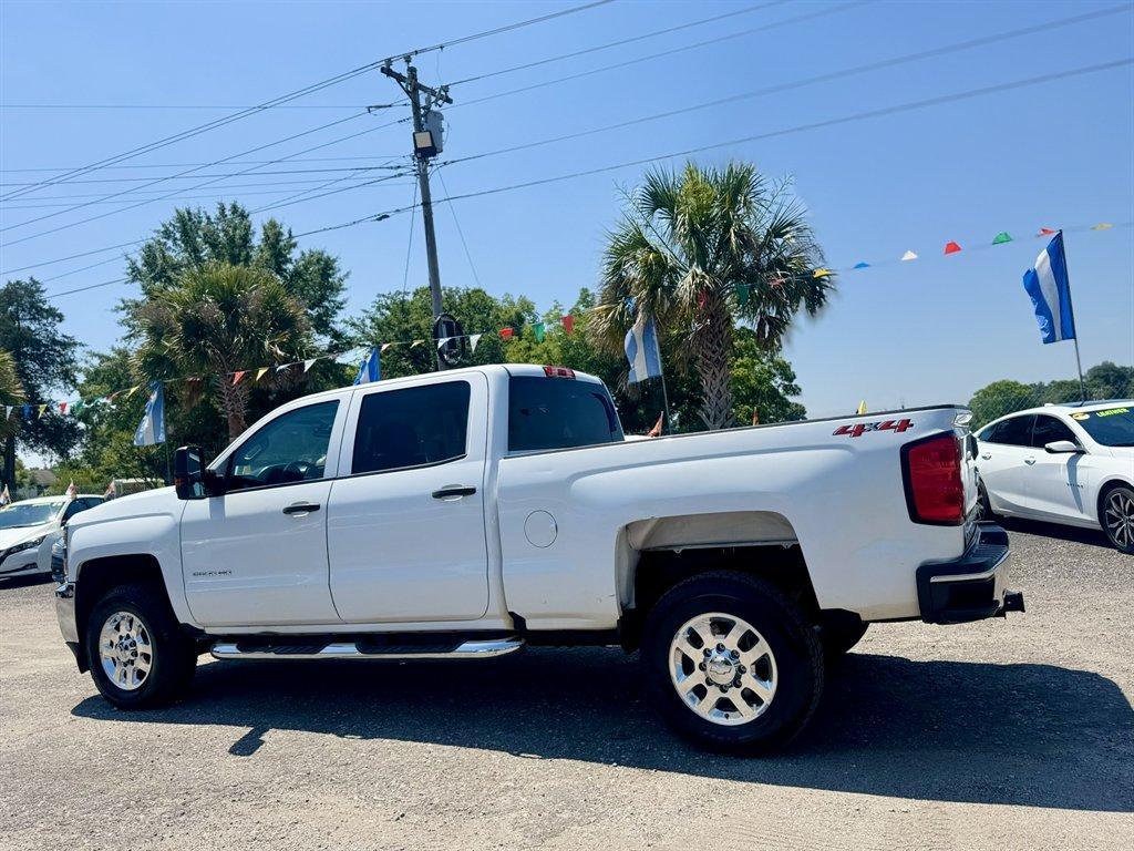 2018 White /Grey Chevrolet Silverado 2500 (1GC1KUEG6JF) with an 6.0l V8 SFI OHV VVT Flex engine, Automatic transmission, located at 745 East Steele Rd., West Columbia, SC, 29170, (803) 755-9148, 33.927212, -81.148483 - Photo#5