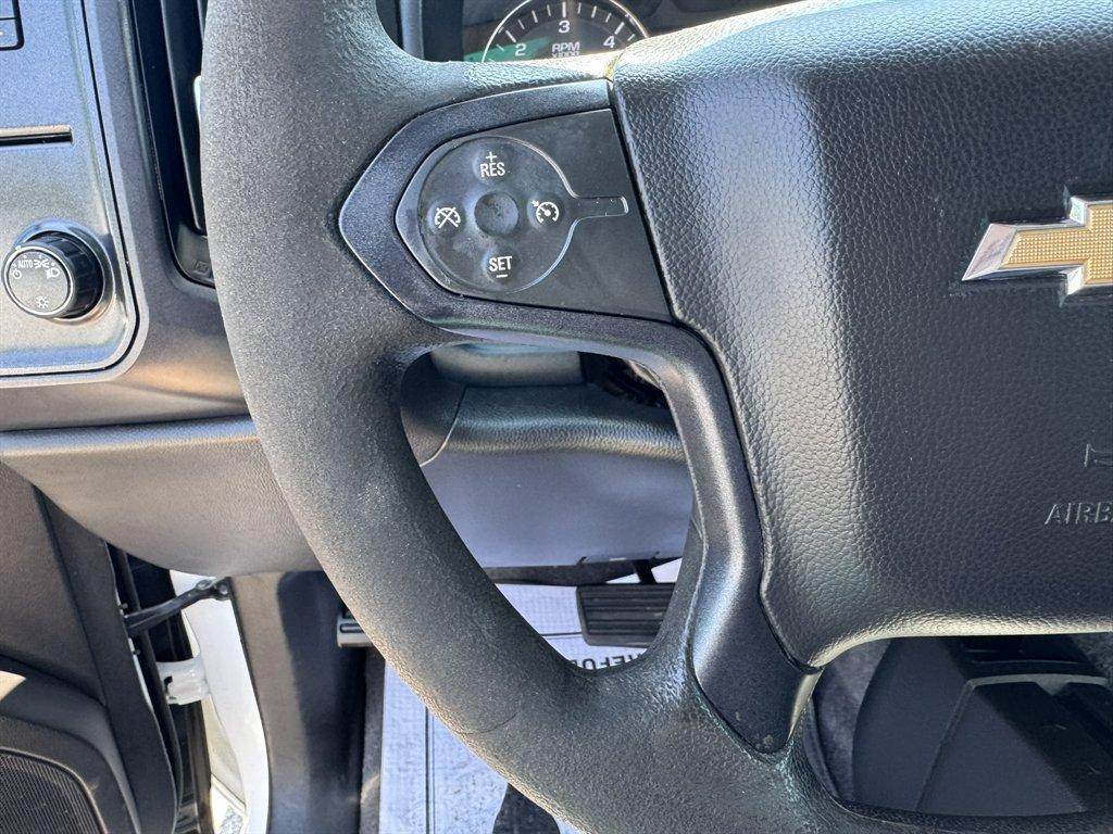 2018 White /Grey Chevrolet Silverado 2500 (1GC1KUEG6JF) with an 6.0l V8 SFI OHV VVT Flex engine, Automatic transmission, located at 745 East Steele Rd., West Columbia, SC, 29170, (803) 755-9148, 33.927212, -81.148483 - Photo#8