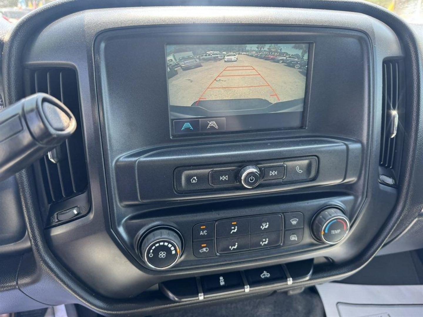 2018 White /Grey Chevrolet Silverado 2500 (1GC1KUEG6JF) with an 6.0l V8 SFI OHV VVT Flex engine, Automatic transmission, located at 745 East Steele Rd., West Columbia, SC, 29170, (803) 755-9148, 33.927212, -81.148483- Photo#12