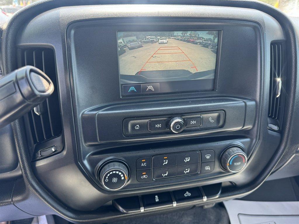 2018 White /Grey Chevrolet Silverado 2500 (1GC1KUEG6JF) with an 6.0l V8 SFI OHV VVT Flex engine, Automatic transmission, located at 745 East Steele Rd., West Columbia, SC, 29170, (803) 755-9148, 33.927212, -81.148483 - Photo#12