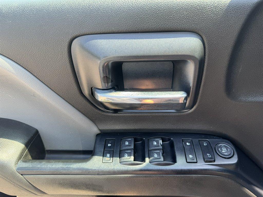 2018 White /Grey Chevrolet Silverado 2500 (1GC1KUEG6JF) with an 6.0l V8 SFI OHV VVT Flex engine, Automatic transmission, located at 745 East Steele Rd., West Columbia, SC, 29170, (803) 755-9148, 33.927212, -81.148483 - Photo#16