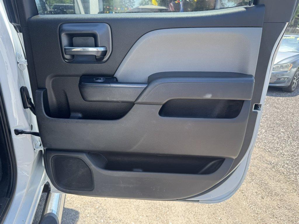 2018 White /Grey Chevrolet Silverado 2500 (1GC1KUEG6JF) with an 6.0l V8 SFI OHV VVT Flex engine, Automatic transmission, located at 745 East Steele Rd., West Columbia, SC, 29170, (803) 755-9148, 33.927212, -81.148483 - Photo#20