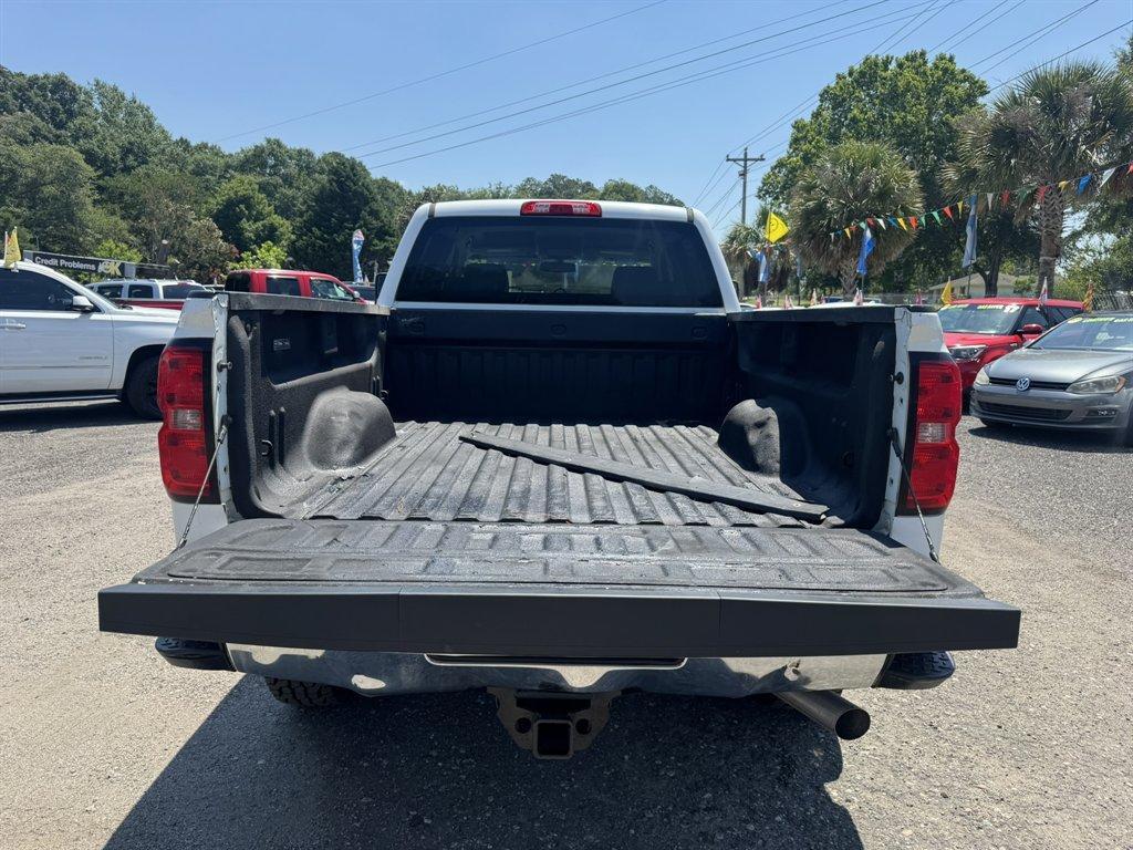 2018 White /Grey Chevrolet Silverado 2500 (1GC1KUEG6JF) with an 6.0l V8 SFI OHV VVT Flex engine, Automatic transmission, located at 745 East Steele Rd., West Columbia, SC, 29170, (803) 755-9148, 33.927212, -81.148483 - Photo#24