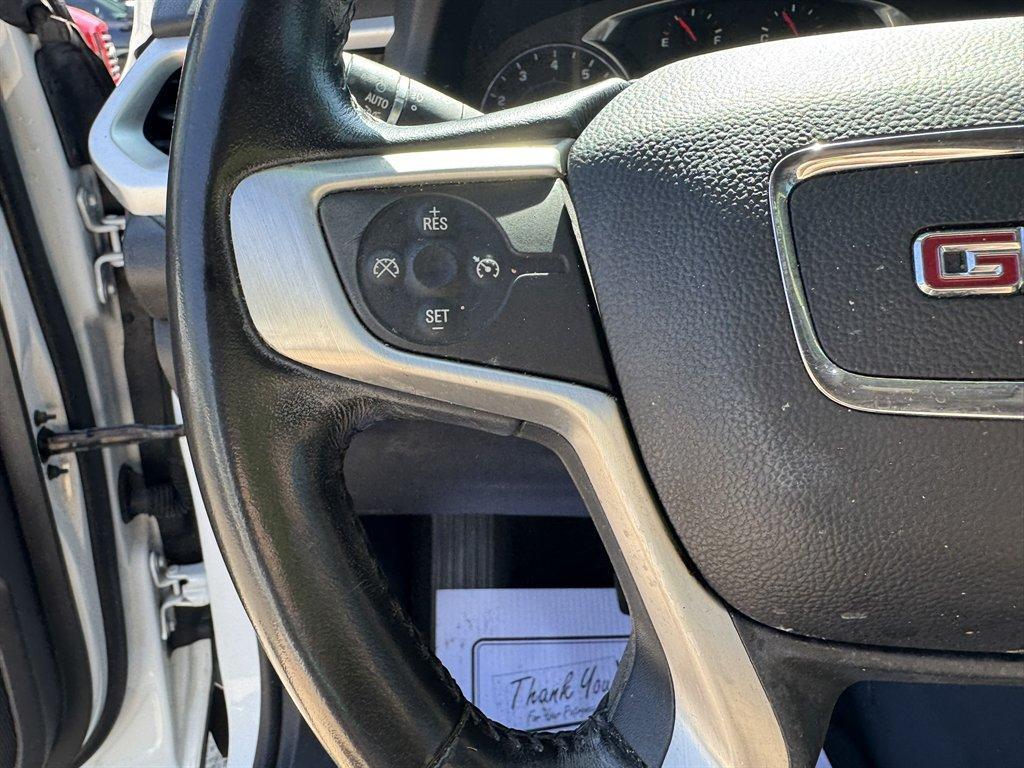 2019 White /Black GMC Acadia (1GKKNULS1KZ) with an 3.6l V6 DI Dohc 3.6l engine, Automatic transmission, located at 745 East Steele Rd., West Columbia, SC, 29170, (803) 755-9148, 33.927212, -81.148483 - Photo#8