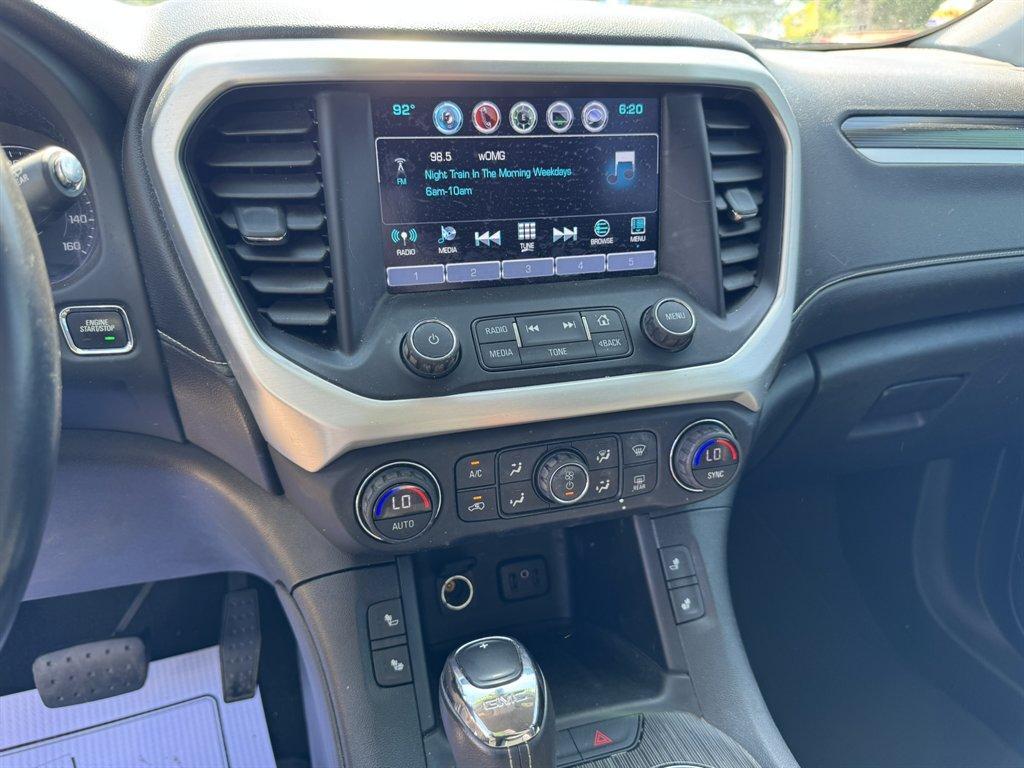 2019 White /Black GMC Acadia (1GKKNULS1KZ) with an 3.6l V6 DI Dohc 3.6l engine, Automatic transmission, located at 745 East Steele Rd., West Columbia, SC, 29170, (803) 755-9148, 33.927212, -81.148483 - Photo#12