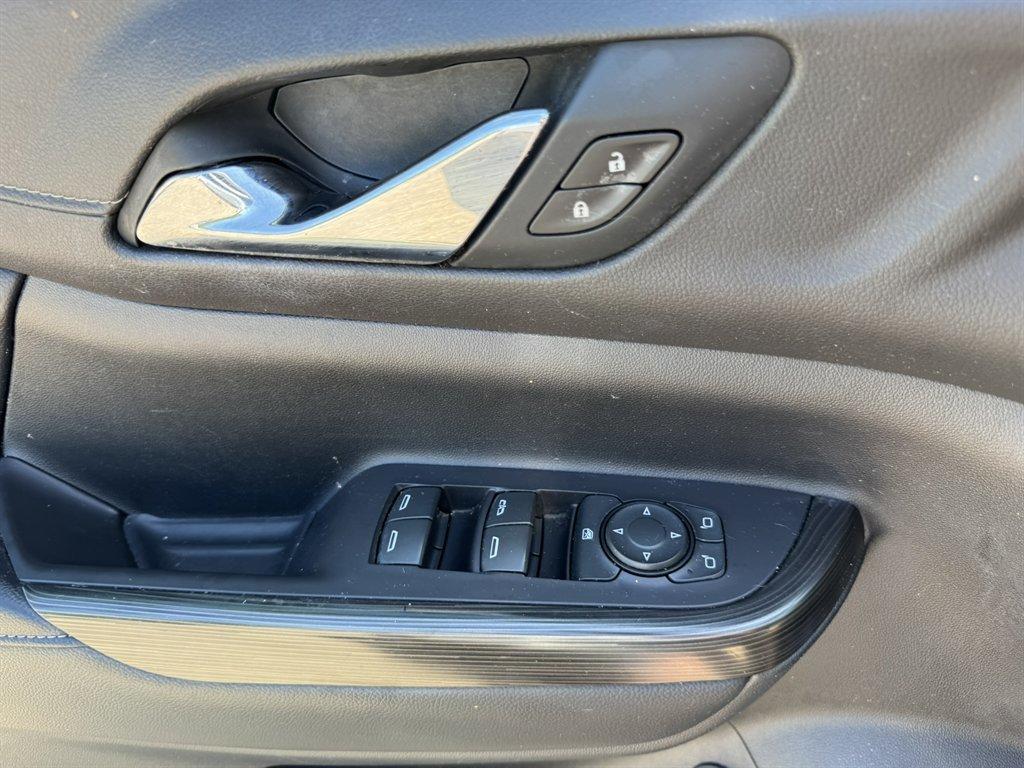 2019 White /Black GMC Acadia (1GKKNULS1KZ) with an 3.6l V6 DI Dohc 3.6l engine, Automatic transmission, located at 745 East Steele Rd., West Columbia, SC, 29170, (803) 755-9148, 33.927212, -81.148483 - Photo#19
