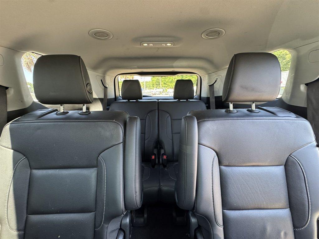 2019 White /Black GMC Acadia (1GKKNULS1KZ) with an 3.6l V6 DI Dohc 3.6l engine, Automatic transmission, located at 745 East Steele Rd., West Columbia, SC, 29170, (803) 755-9148, 33.927212, -81.148483 - Photo#26