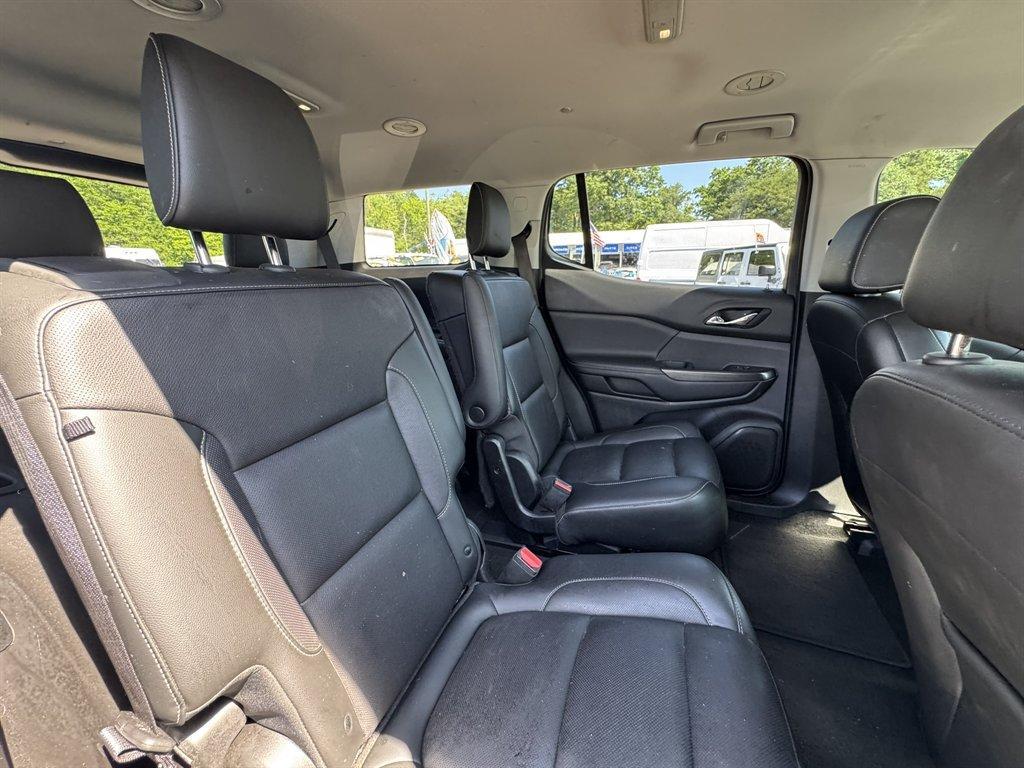 2019 White /Black GMC Acadia (1GKKNULS1KZ) with an 3.6l V6 DI Dohc 3.6l engine, Automatic transmission, located at 745 East Steele Rd., West Columbia, SC, 29170, (803) 755-9148, 33.927212, -81.148483 - Photo#28