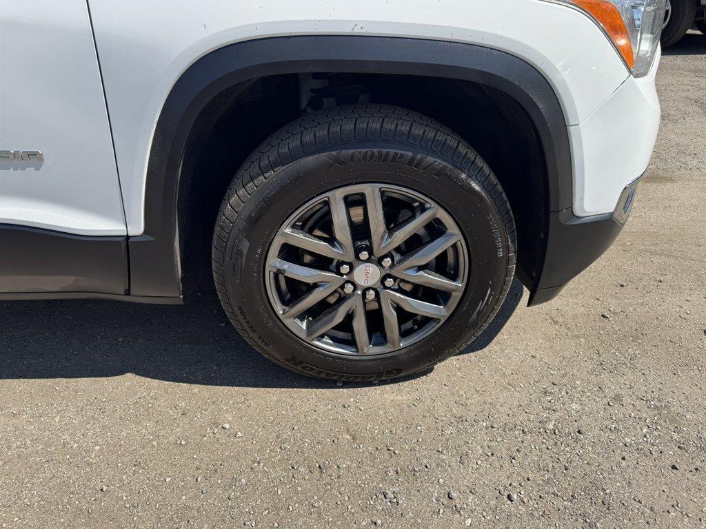 2019 White /Black GMC Acadia (1GKKNULS1KZ) with an 3.6l V6 DI Dohc 3.6l engine, Automatic transmission, located at 745 East Steele Rd., West Columbia, SC, 29170, (803) 755-9148, 33.927212, -81.148483 - Photo#36