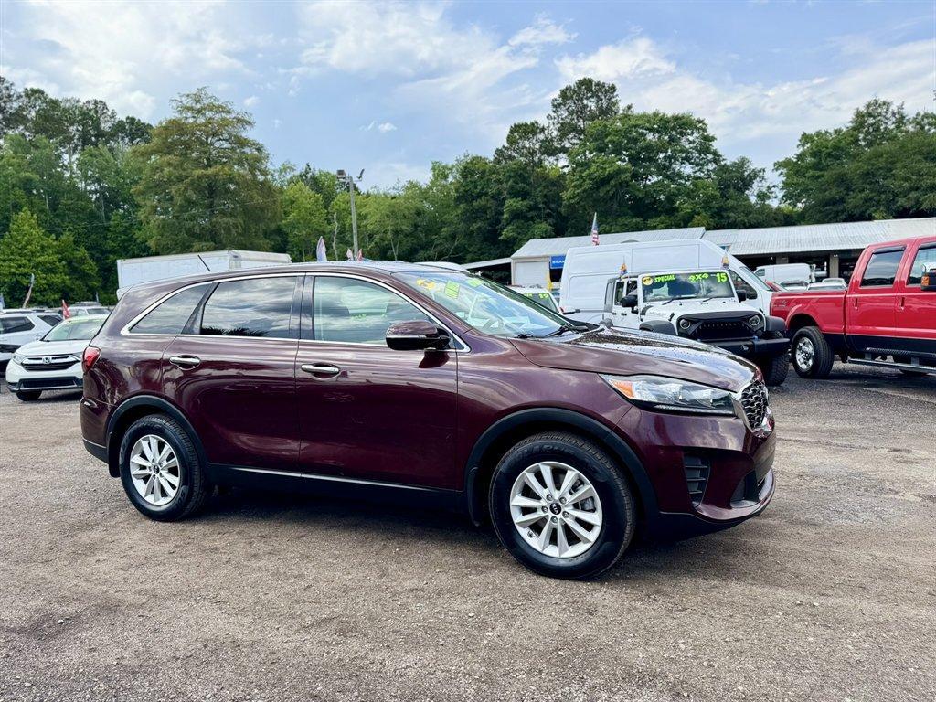 2020 Purple /Black Kia Sorento (5XYPG4A32LG) with an 2.4l I-4 DI Dohc 2.4l engine, Automatic transmission, located at 745 East Steele Rd., West Columbia, SC, 29170, (803) 755-9148, 33.927212, -81.148483 - Photo#2
