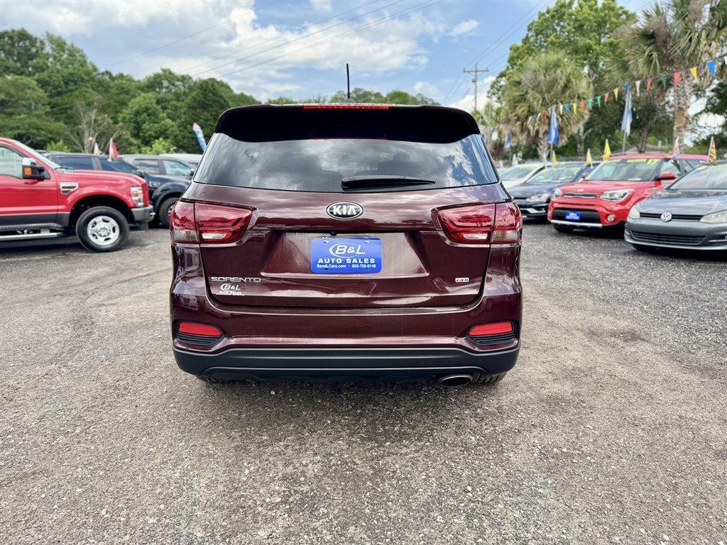 2020 Purple /Black Kia Sorento (5XYPG4A32LG) with an 2.4l I-4 DI Dohc 2.4l engine, Automatic transmission, located at 745 East Steele Rd., West Columbia, SC, 29170, (803) 755-9148, 33.927212, -81.148483 - Photo#4