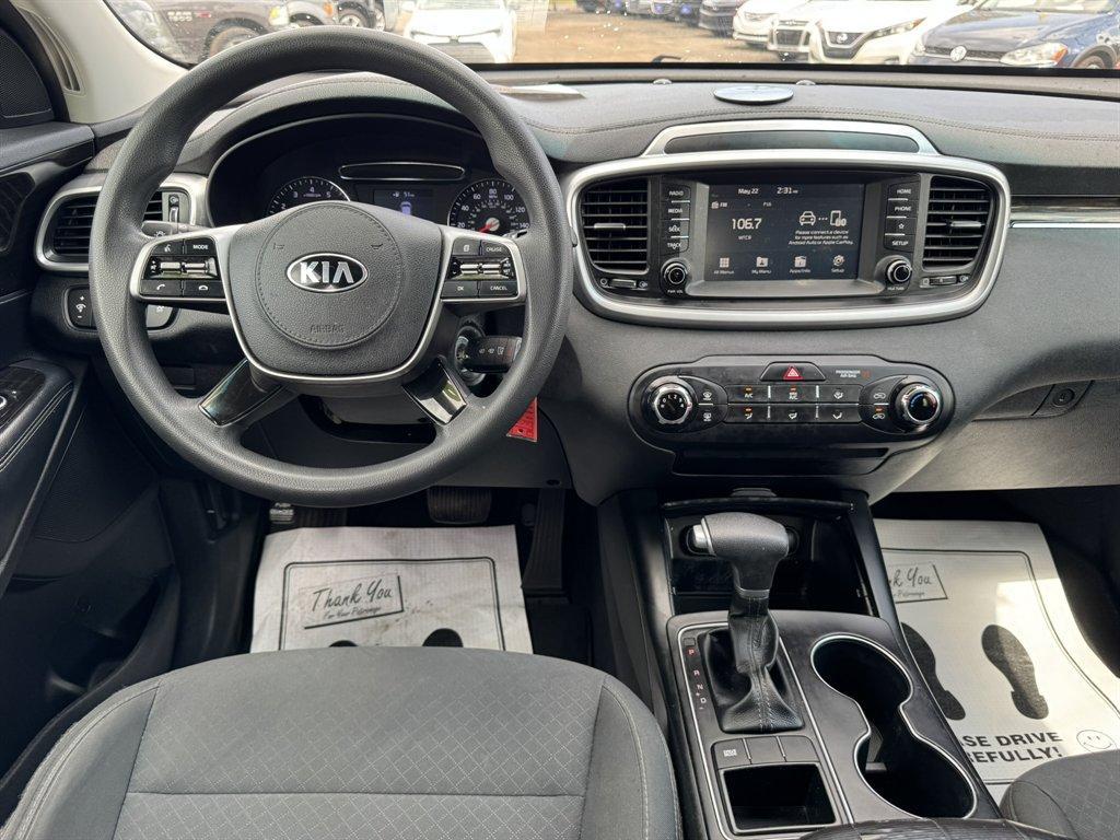 2020 Purple /Black Kia Sorento (5XYPG4A32LG) with an 2.4l I-4 DI Dohc 2.4l engine, Automatic transmission, located at 745 East Steele Rd., West Columbia, SC, 29170, (803) 755-9148, 33.927212, -81.148483 - Photo#6