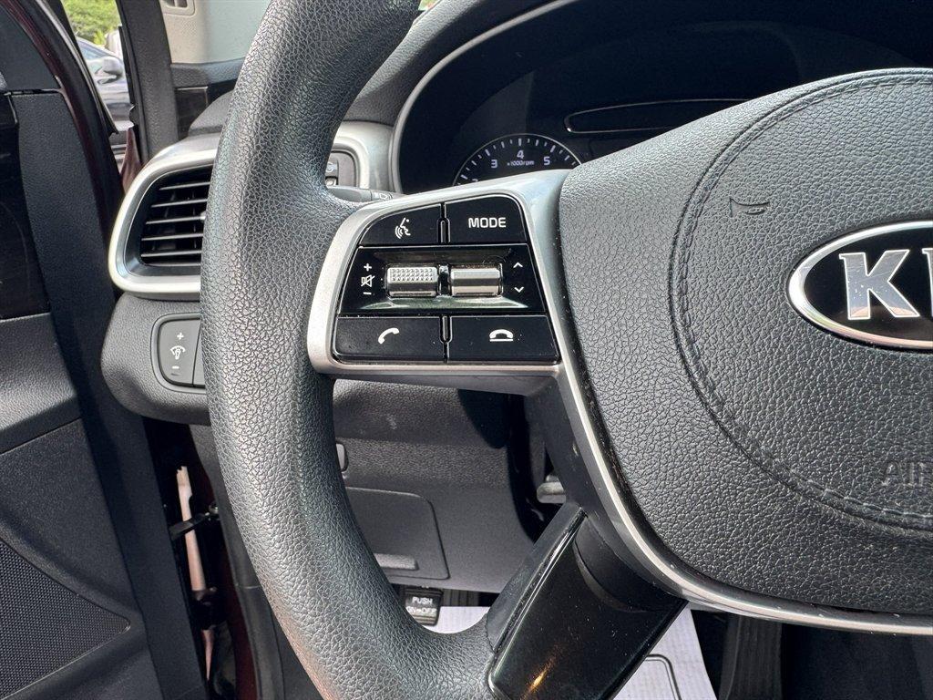 2020 Purple /Black Kia Sorento (5XYPG4A32LG) with an 2.4l I-4 DI Dohc 2.4l engine, Automatic transmission, located at 745 East Steele Rd., West Columbia, SC, 29170, (803) 755-9148, 33.927212, -81.148483 - Photo#8
