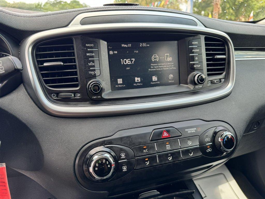 2020 Purple /Black Kia Sorento (5XYPG4A32LG) with an 2.4l I-4 DI Dohc 2.4l engine, Automatic transmission, located at 745 East Steele Rd., West Columbia, SC, 29170, (803) 755-9148, 33.927212, -81.148483 - Photo#12