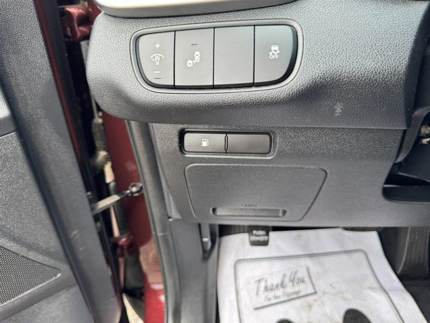 2020 Purple /Black Kia Sorento (5XYPG4A32LG) with an 2.4l I-4 DI Dohc 2.4l engine, Automatic transmission, located at 745 East Steele Rd., West Columbia, SC, 29170, (803) 755-9148, 33.927212, -81.148483- Photo#15