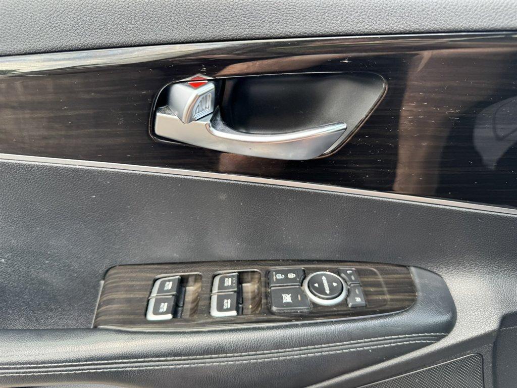 2020 Purple /Black Kia Sorento (5XYPG4A32LG) with an 2.4l I-4 DI Dohc 2.4l engine, Automatic transmission, located at 745 East Steele Rd., West Columbia, SC, 29170, (803) 755-9148, 33.927212, -81.148483 - Photo#17