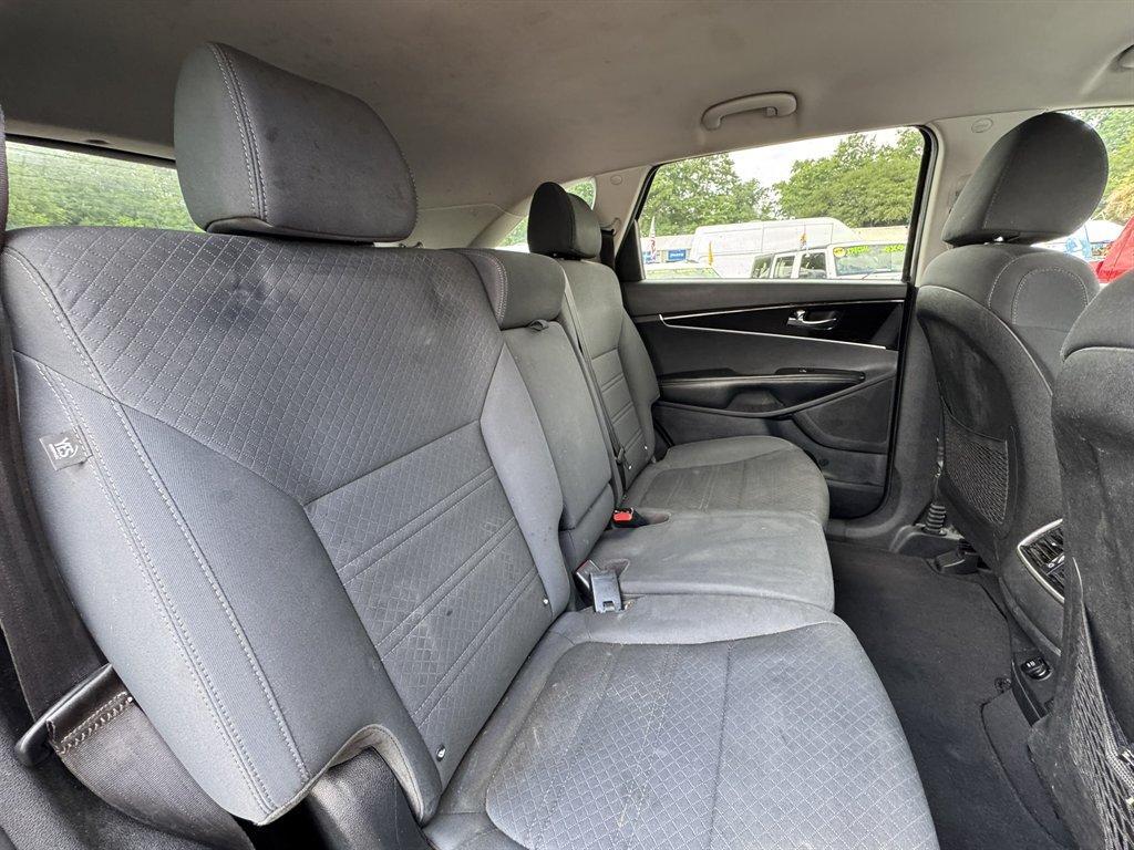 2020 Purple /Black Kia Sorento (5XYPG4A32LG) with an 2.4l I-4 DI Dohc 2.4l engine, Automatic transmission, located at 745 East Steele Rd., West Columbia, SC, 29170, (803) 755-9148, 33.927212, -81.148483 - Photo#23