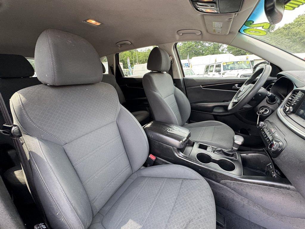 2020 Purple /Black Kia Sorento (5XYPG4A32LG) with an 2.4l I-4 DI Dohc 2.4l engine, Automatic transmission, located at 745 East Steele Rd., West Columbia, SC, 29170, (803) 755-9148, 33.927212, -81.148483 - Photo#25