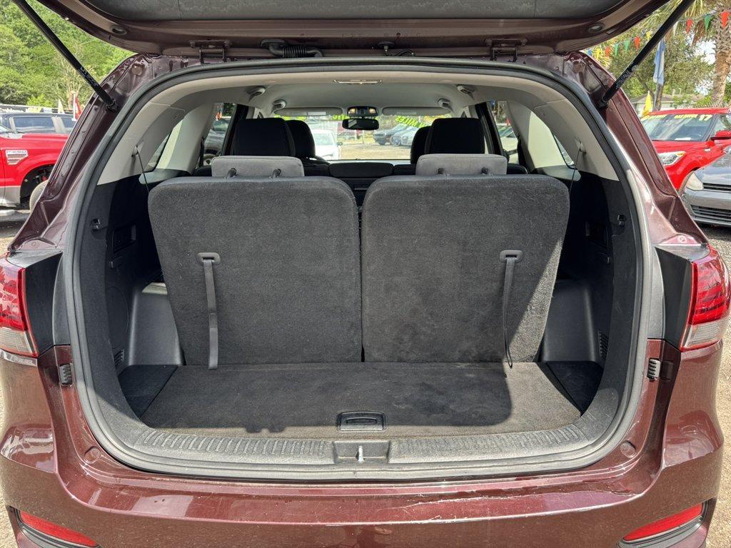 2020 Purple /Black Kia Sorento (5XYPG4A32LG) with an 2.4l I-4 DI Dohc 2.4l engine, Automatic transmission, located at 745 East Steele Rd., West Columbia, SC, 29170, (803) 755-9148, 33.927212, -81.148483 - Photo#26