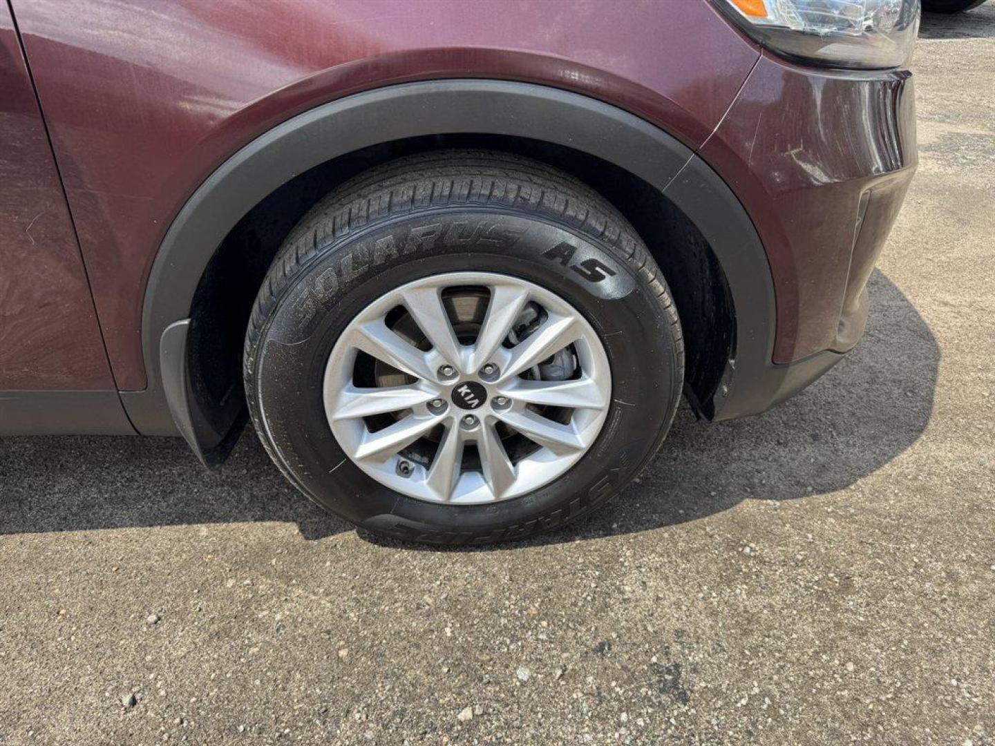 2020 Purple /Black Kia Sorento (5XYPG4A32LG) with an 2.4l I-4 DI Dohc 2.4l engine, Automatic transmission, located at 745 East Steele Rd., West Columbia, SC, 29170, (803) 755-9148, 33.927212, -81.148483- Photo#27