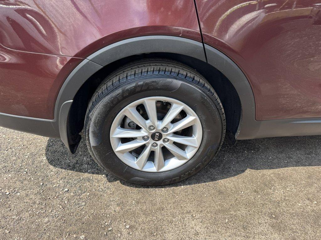2020 Purple /Black Kia Sorento (5XYPG4A32LG) with an 2.4l I-4 DI Dohc 2.4l engine, Automatic transmission, located at 745 East Steele Rd., West Columbia, SC, 29170, (803) 755-9148, 33.927212, -81.148483 - Photo#28