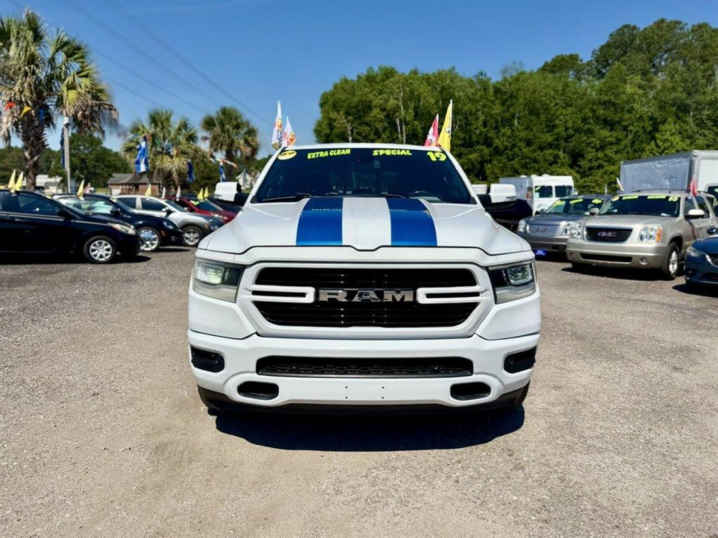 2019 White /Grey Ram 1500 (1C6RREFT7KN) with an 5.7l V8 Smpi Hemi 5.7l engine, Automatic transmission, located at 745 East Steele Rd., West Columbia, SC, 29170, (803) 755-9148, 33.927212, -81.148483- Photo#1