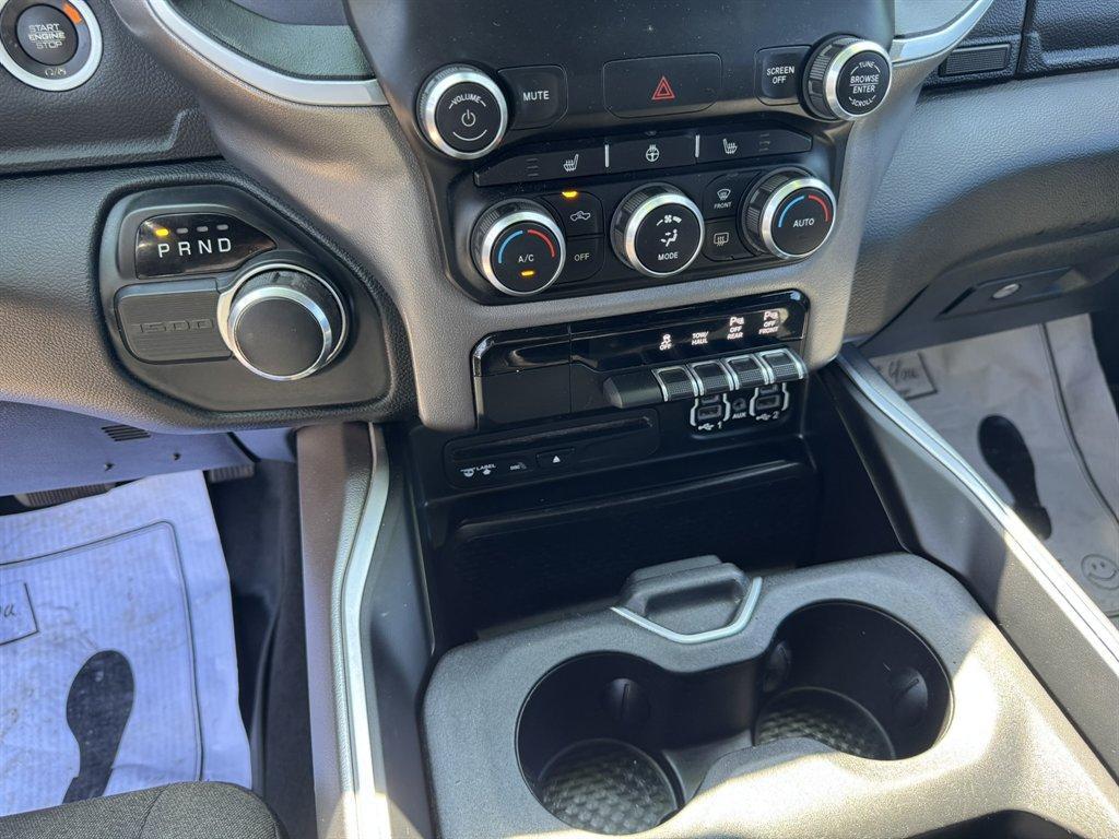2019 White /Grey Ram 1500 (1C6RREFT7KN) with an 5.7l V8 Smpi Hemi 5.7l engine, Automatic transmission, located at 745 East Steele Rd., West Columbia, SC, 29170, (803) 755-9148, 33.927212, -81.148483 - Photo#15