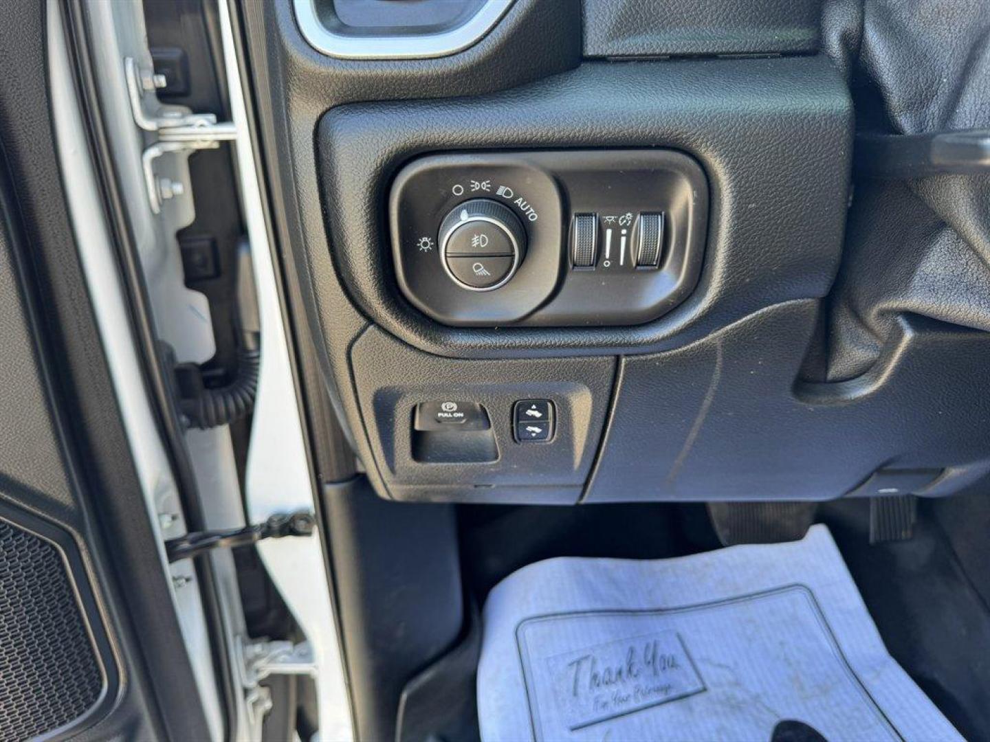 2019 White /Grey Ram 1500 (1C6RREFT7KN) with an 5.7l V8 Smpi Hemi 5.7l engine, Automatic transmission, located at 745 East Steele Rd., West Columbia, SC, 29170, (803) 755-9148, 33.927212, -81.148483- Photo#16