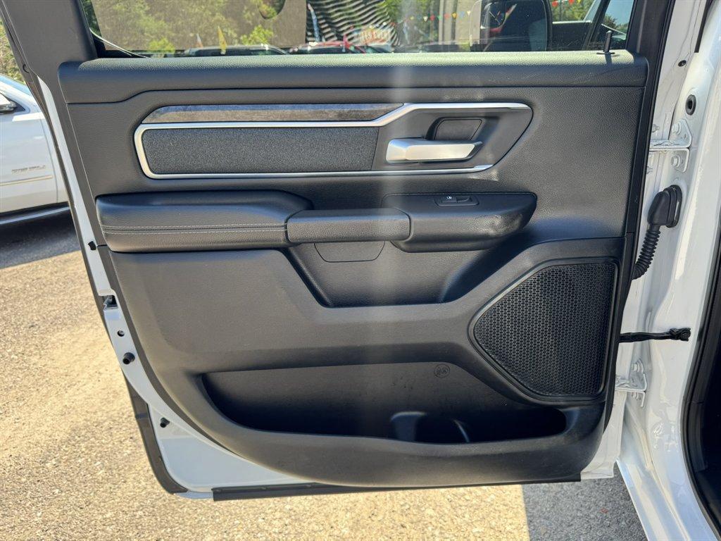 2019 White /Grey Ram 1500 (1C6RREFT7KN) with an 5.7l V8 Smpi Hemi 5.7l engine, Automatic transmission, located at 745 East Steele Rd., West Columbia, SC, 29170, (803) 755-9148, 33.927212, -81.148483 - Photo#21