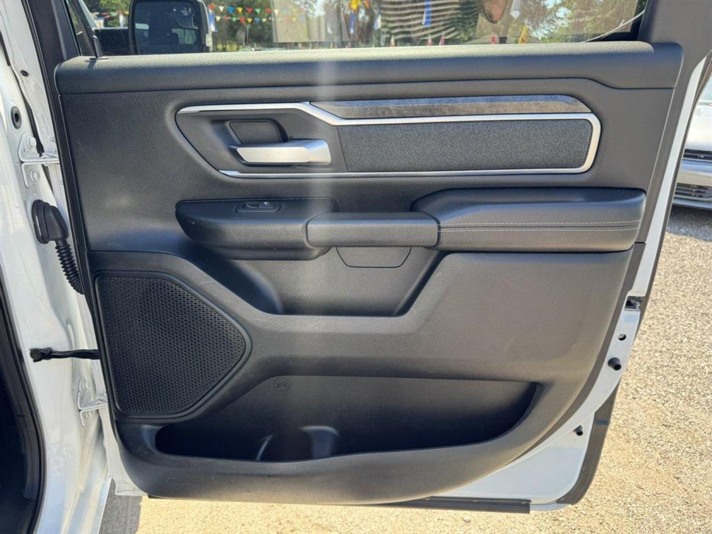 2019 White /Grey Ram 1500 (1C6RREFT7KN) with an 5.7l V8 Smpi Hemi 5.7l engine, Automatic transmission, located at 745 East Steele Rd., West Columbia, SC, 29170, (803) 755-9148, 33.927212, -81.148483- Photo#24