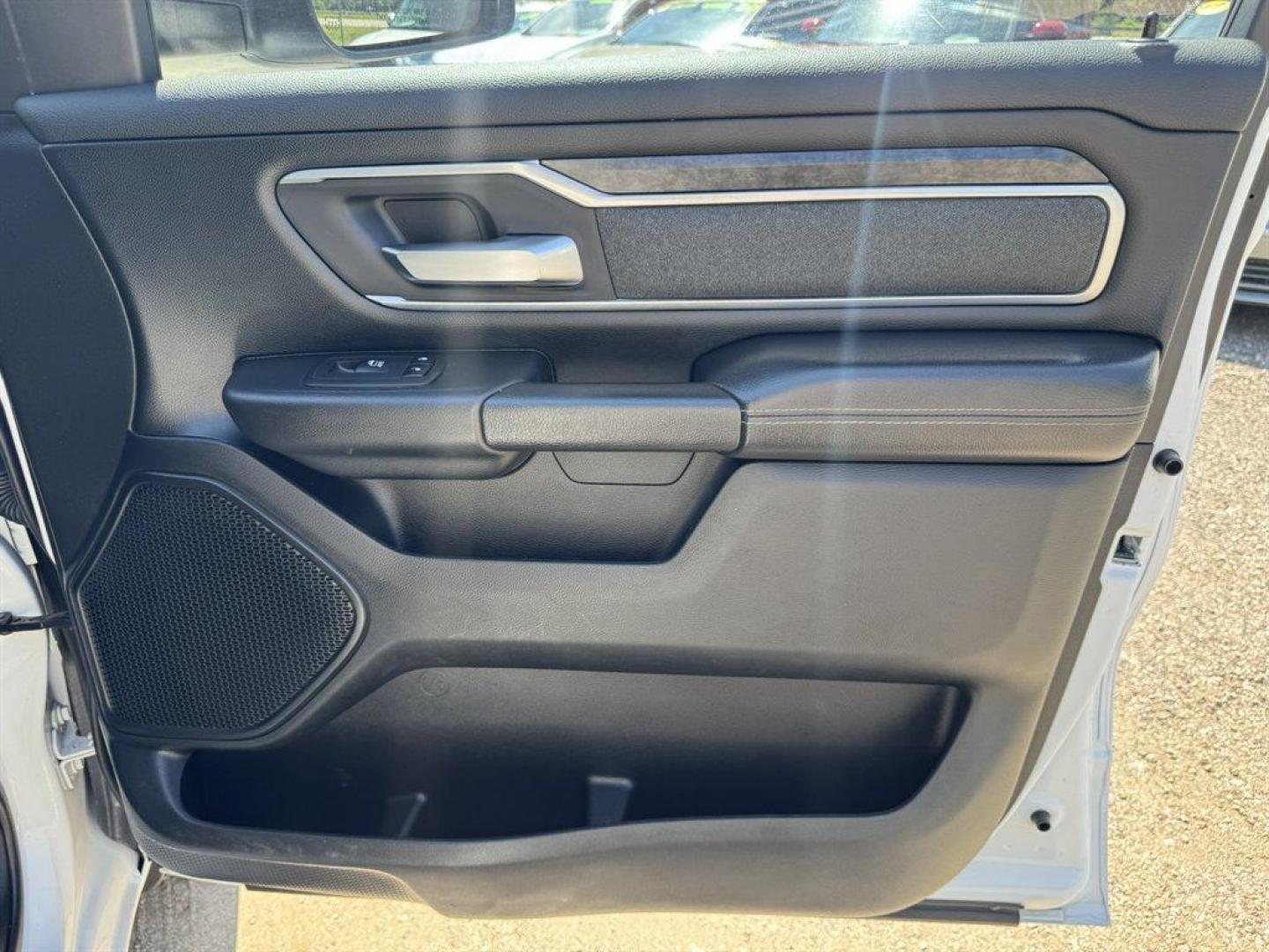 2019 White /Grey Ram 1500 (1C6RREFT7KN) with an 5.7l V8 Smpi Hemi 5.7l engine, Automatic transmission, located at 745 East Steele Rd., West Columbia, SC, 29170, (803) 755-9148, 33.927212, -81.148483- Photo#26