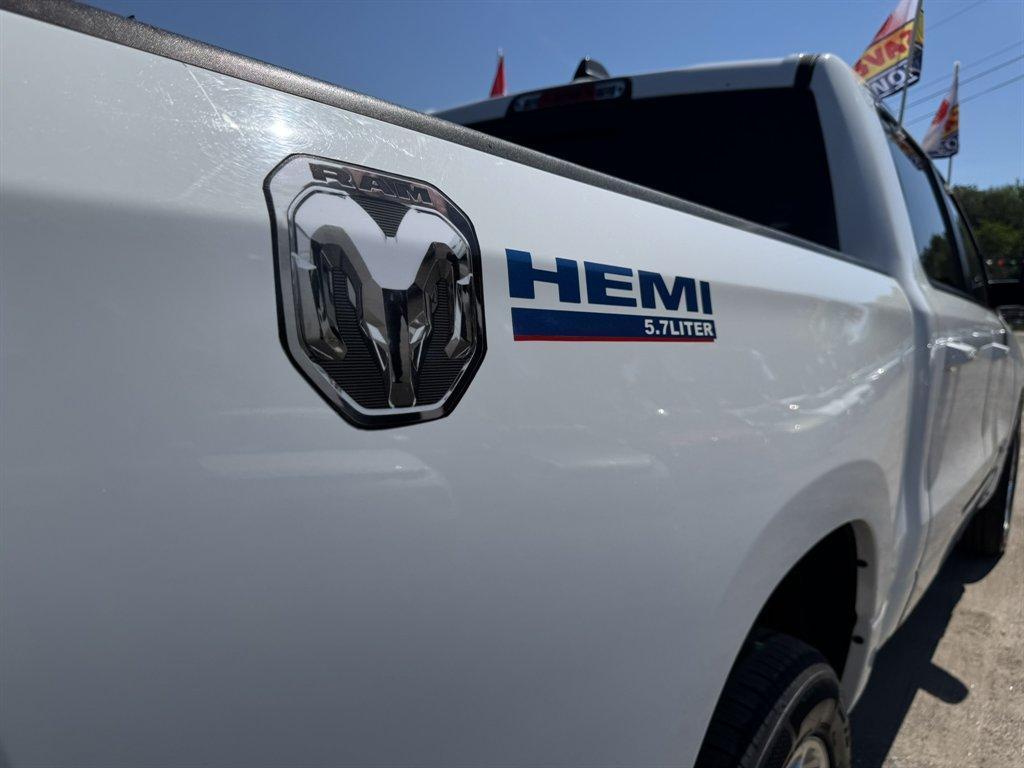 2019 White /Grey Ram 1500 (1C6RREFT7KN) with an 5.7l V8 Smpi Hemi 5.7l engine, Automatic transmission, located at 745 East Steele Rd., West Columbia, SC, 29170, (803) 755-9148, 33.927212, -81.148483 - Photo#30