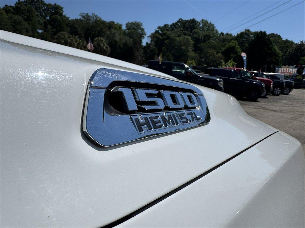 2019 White /Grey Ram 1500 (1C6RREFT7KN) with an 5.7l V8 Smpi Hemi 5.7l engine, Automatic transmission, located at 745 East Steele Rd., West Columbia, SC, 29170, (803) 755-9148, 33.927212, -81.148483 - Photo#31