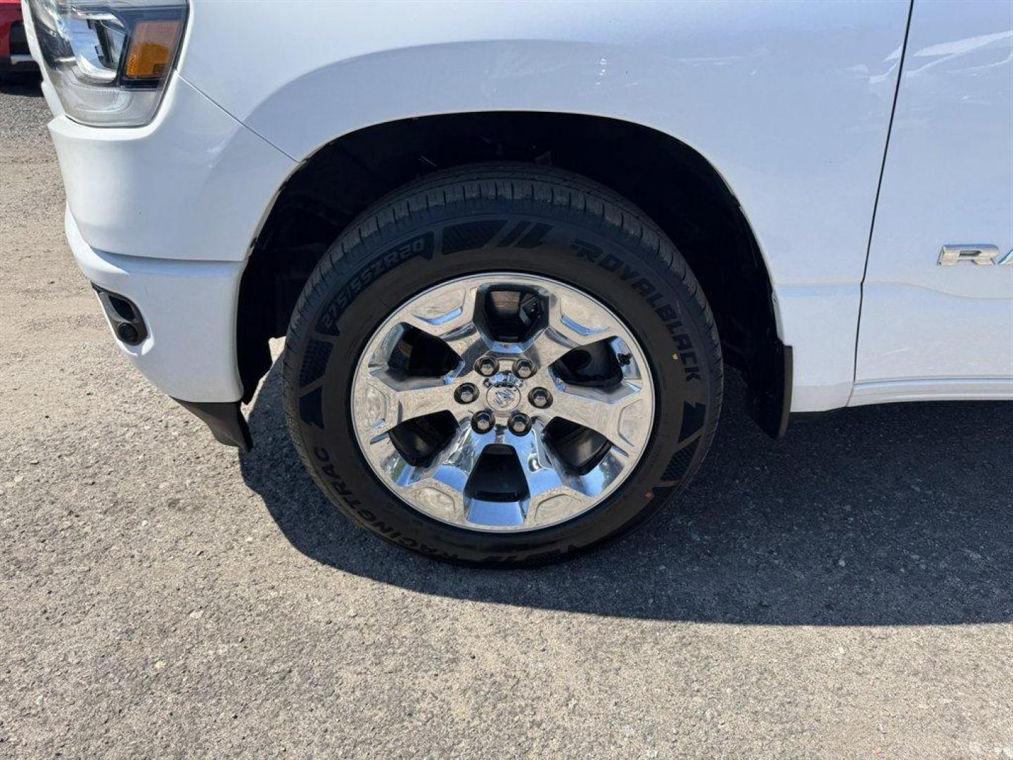 2019 White /Grey Ram 1500 (1C6RREFT7KN) with an 5.7l V8 Smpi Hemi 5.7l engine, Automatic transmission, located at 745 East Steele Rd., West Columbia, SC, 29170, (803) 755-9148, 33.927212, -81.148483- Photo#35