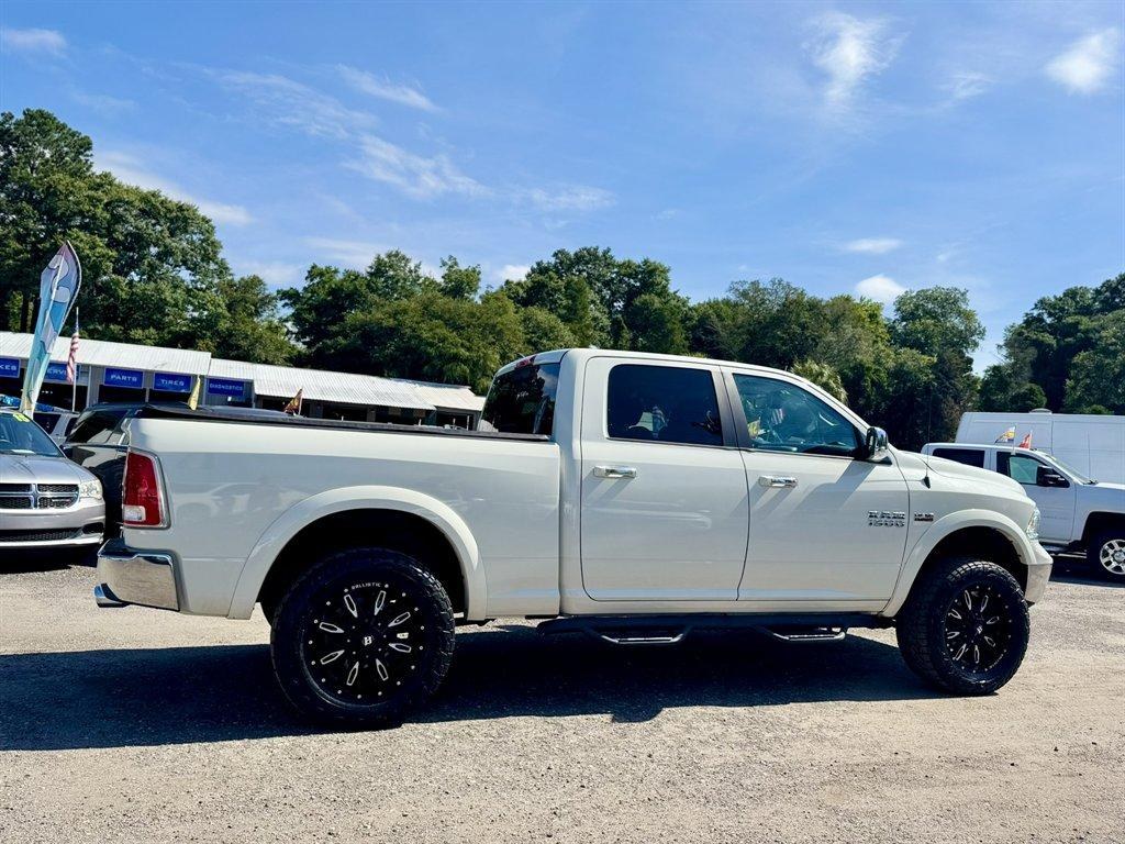 2016 White /Black Ram 1500 (1C6RR7VT5GS) with an 5.7l V8 Smpi Hemi 5.7l engine, Automatic transmission, located at 745 East Steele Rd., West Columbia, SC, 29170, (803) 755-9148, 33.927212, -81.148483- Photo#3