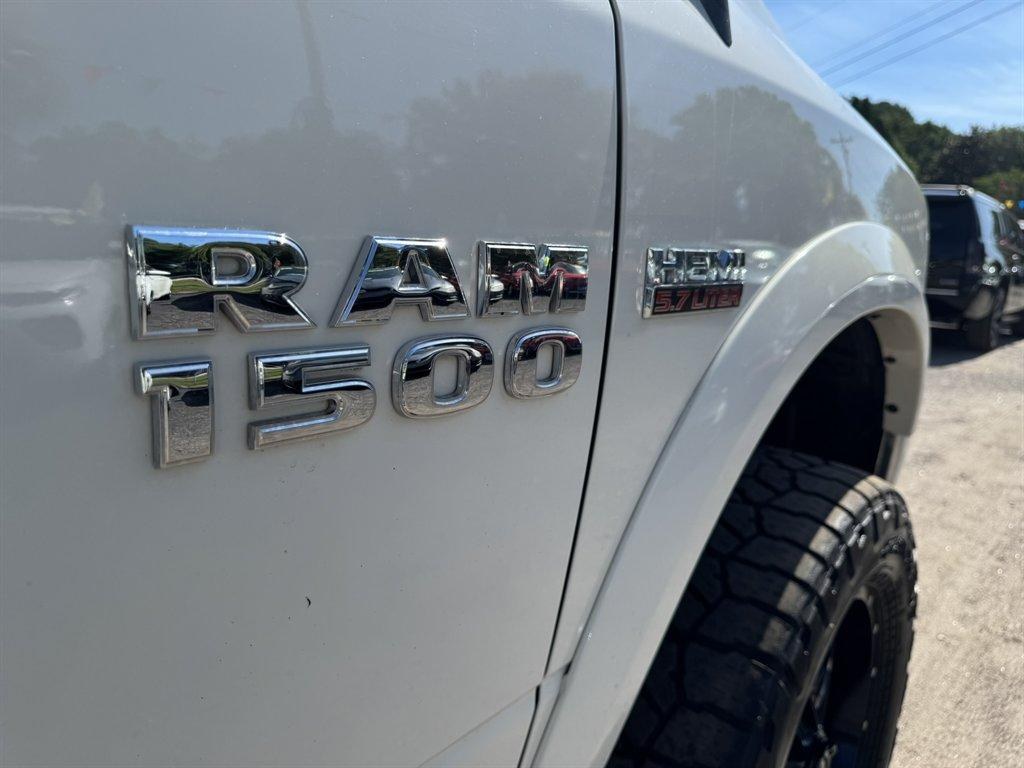 2016 White /Black Ram 1500 (1C6RR7VT5GS) with an 5.7l V8 Smpi Hemi 5.7l engine, Automatic transmission, located at 745 East Steele Rd., West Columbia, SC, 29170, (803) 755-9148, 33.927212, -81.148483- Photo#30