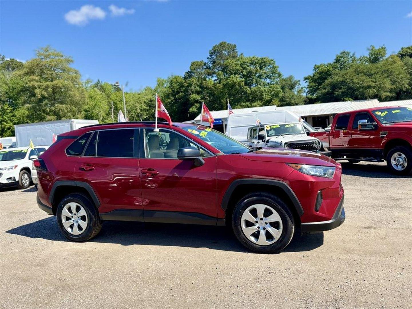 2019 Burgundy /Taupe Toyota RAV4 (2T3H1RFVXKW) with an 2.5l I-4 DI Dohc 2.5l engine, Automatic transmission, located at 745 East Steele Rd., West Columbia, SC, 29170, (803) 755-9148, 33.927212, -81.148483 - Photo#2