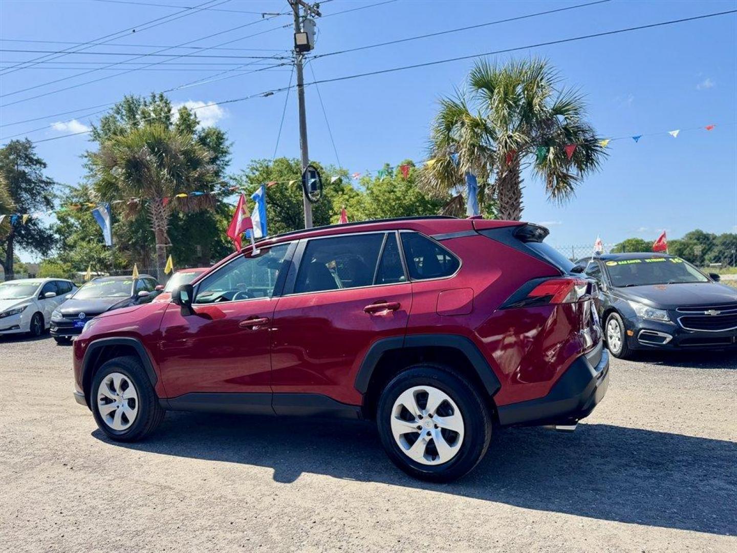 2019 Burgundy /Taupe Toyota RAV4 (2T3H1RFVXKW) with an 2.5l I-4 DI Dohc 2.5l engine, Automatic transmission, located at 745 East Steele Rd., West Columbia, SC, 29170, (803) 755-9148, 33.927212, -81.148483 - Photo#5