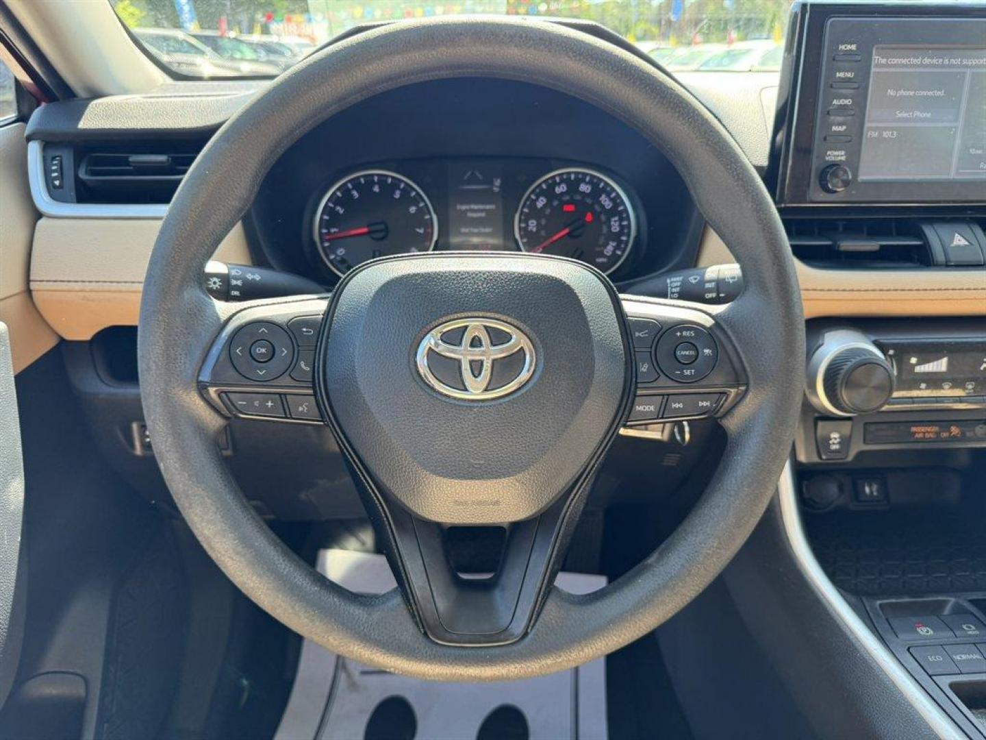 2019 Burgundy /Taupe Toyota RAV4 (2T3H1RFVXKW) with an 2.5l I-4 DI Dohc 2.5l engine, Automatic transmission, located at 745 East Steele Rd., West Columbia, SC, 29170, (803) 755-9148, 33.927212, -81.148483 - Photo#7
