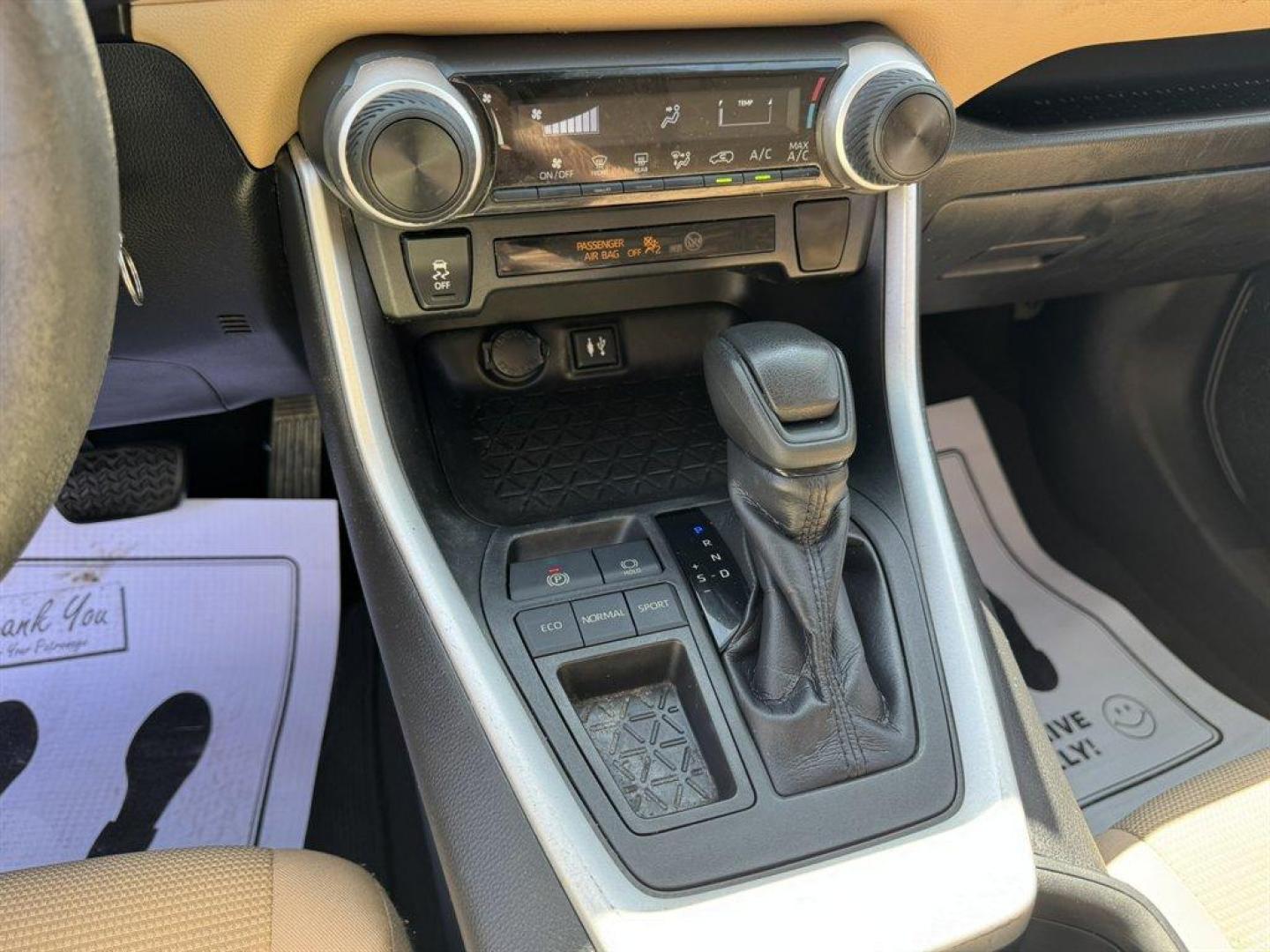 2019 Burgundy /Taupe Toyota RAV4 (2T3H1RFVXKW) with an 2.5l I-4 DI Dohc 2.5l engine, Automatic transmission, located at 745 East Steele Rd., West Columbia, SC, 29170, (803) 755-9148, 33.927212, -81.148483 - Photo#15