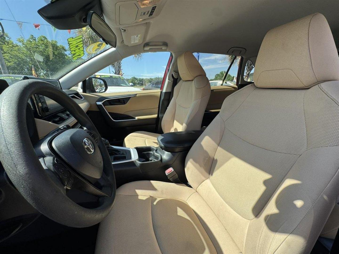 2019 Burgundy /Taupe Toyota RAV4 (2T3H1RFVXKW) with an 2.5l I-4 DI Dohc 2.5l engine, Automatic transmission, located at 745 East Steele Rd., West Columbia, SC, 29170, (803) 755-9148, 33.927212, -81.148483 - Photo#19