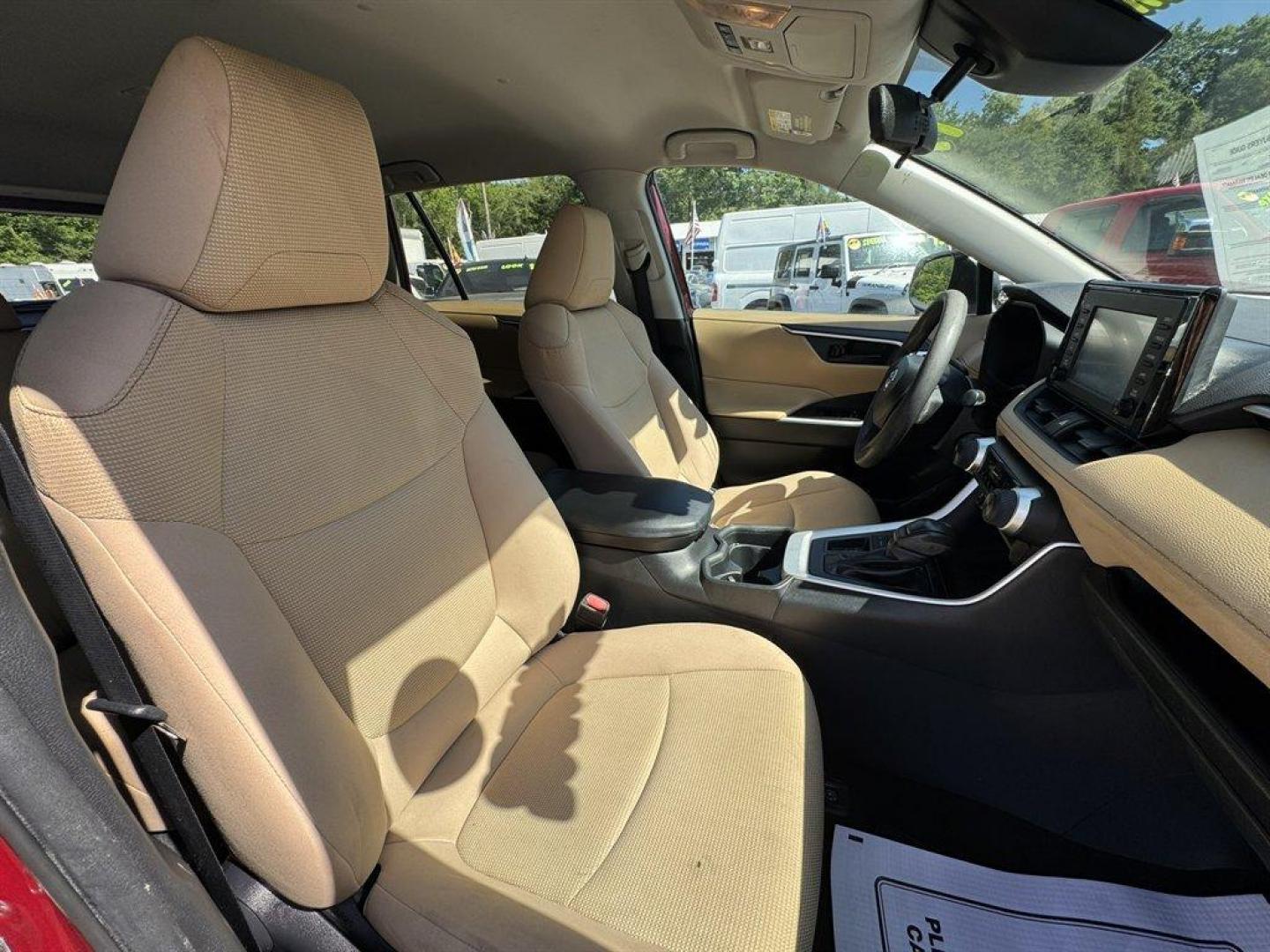 2019 Burgundy /Taupe Toyota RAV4 (2T3H1RFVXKW) with an 2.5l I-4 DI Dohc 2.5l engine, Automatic transmission, located at 745 East Steele Rd., West Columbia, SC, 29170, (803) 755-9148, 33.927212, -81.148483 - Photo#25